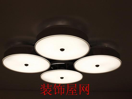 客厅吸顶灯价格多少左右 客厅吸顶灯价格一般是多少