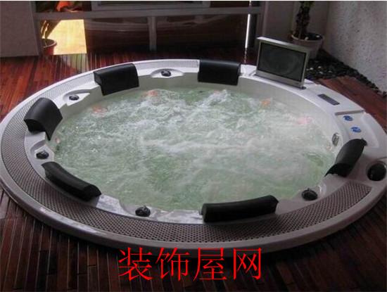 圆形冲浪浴缸