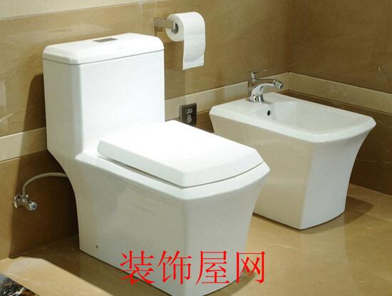 科勒墙排式马桶