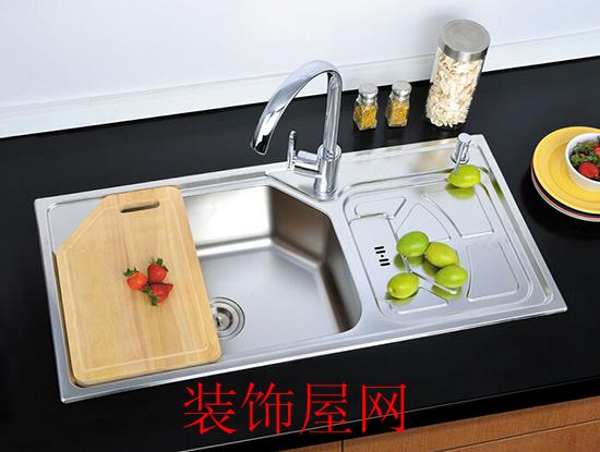 如何挑选厨房水龙头 及要注意的事项 