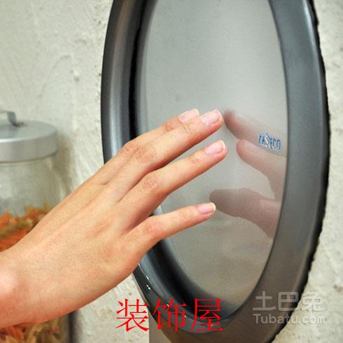 能折叠进墙壁的烟机和灶具 科技感十足